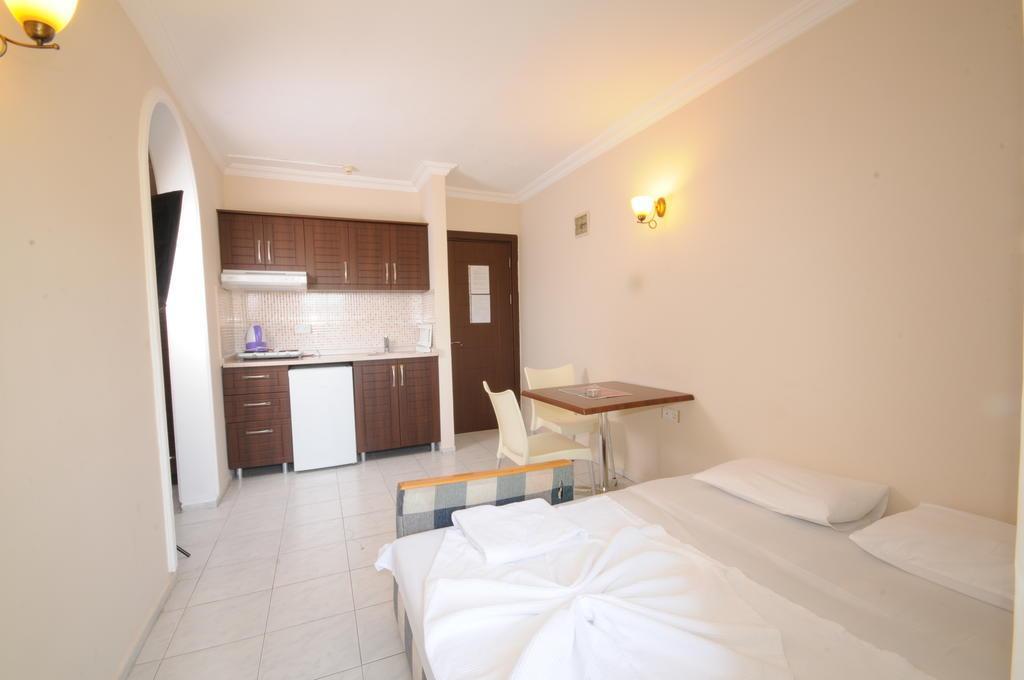 Ozturk Apart Hotel Marmaris Zewnętrze zdjęcie
